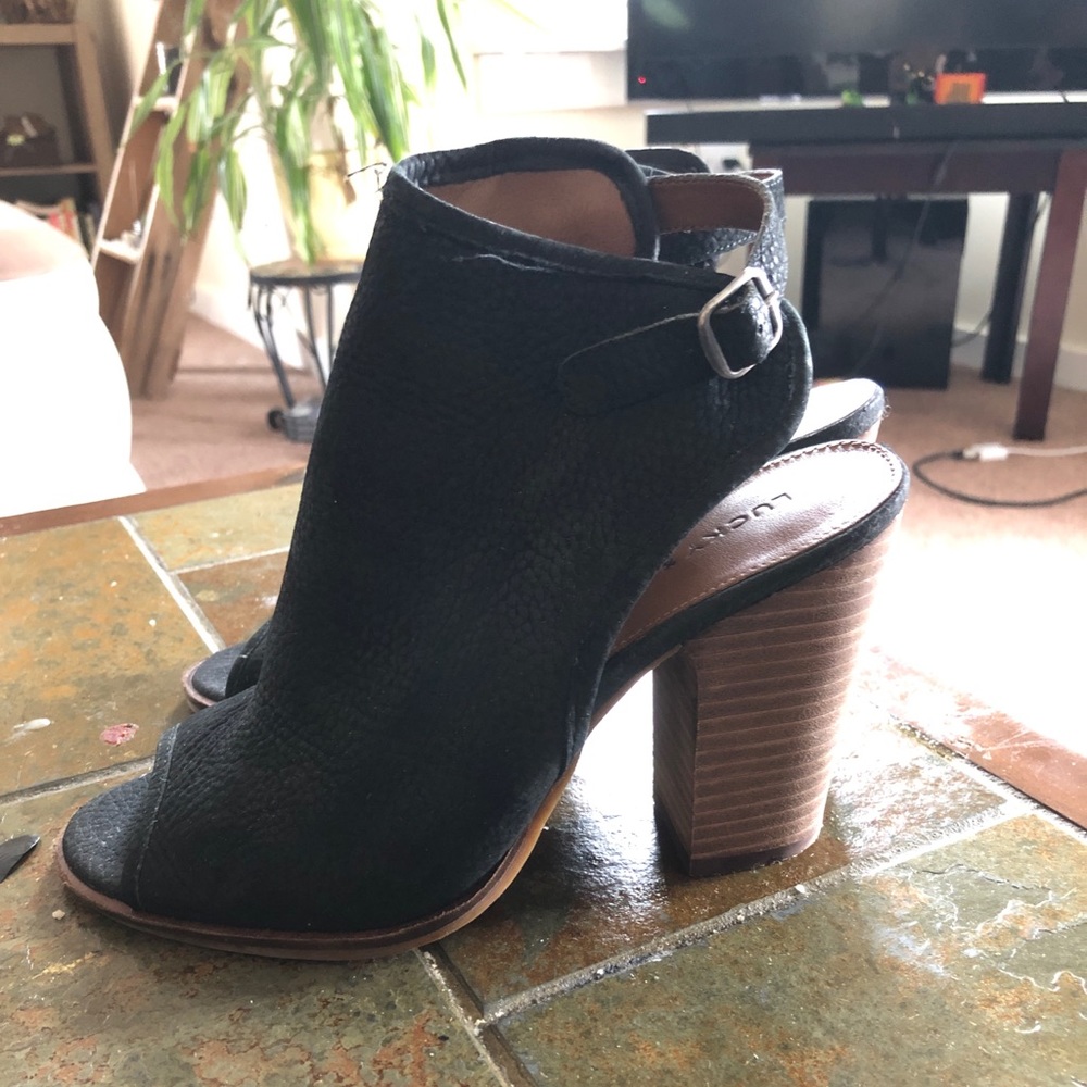 Lucky Brand peep toe, heel less booties
